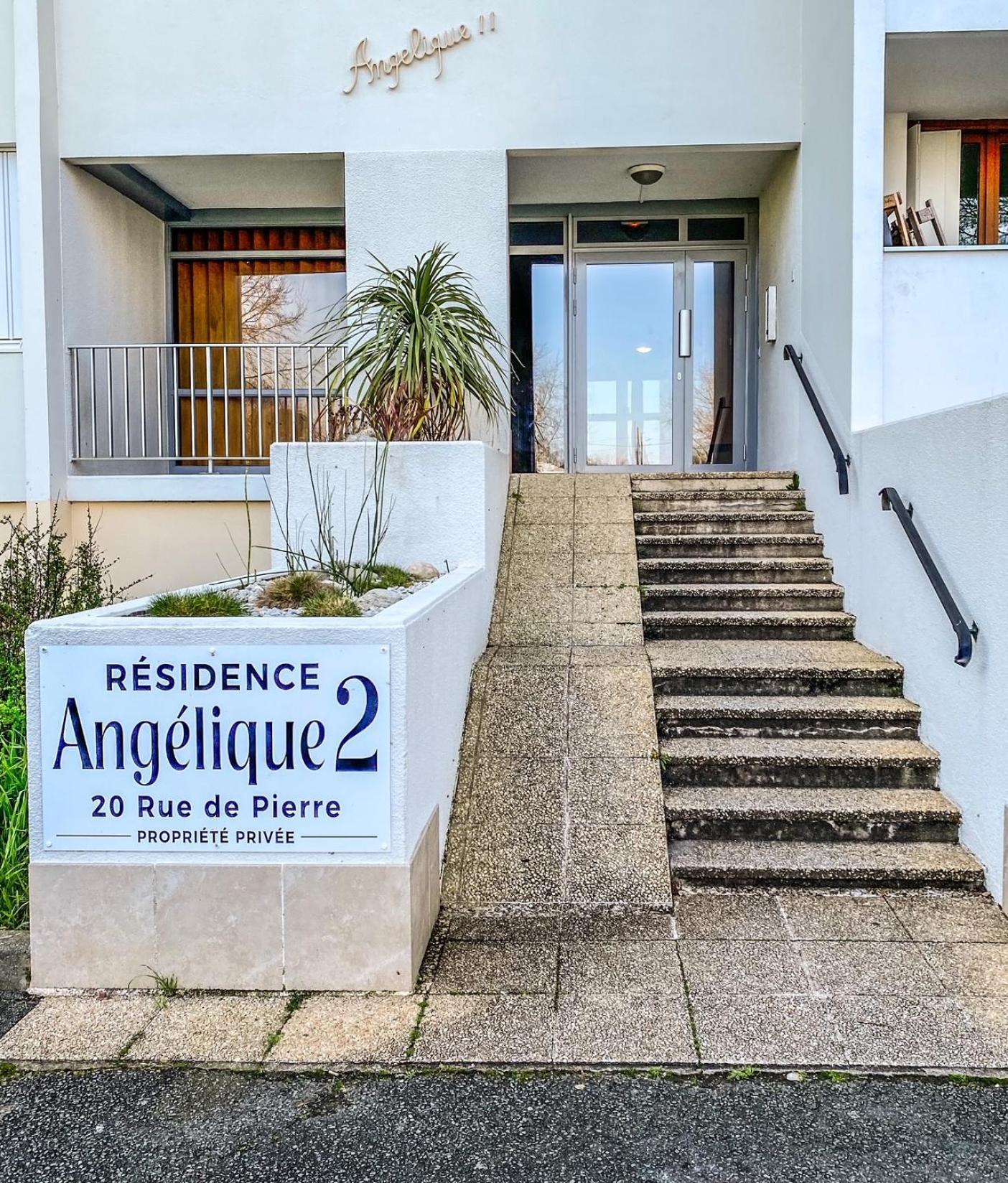 T3 Moderne Avec Balcon Terrasse Et Parking Gratuit Apartment Niort Exterior foto