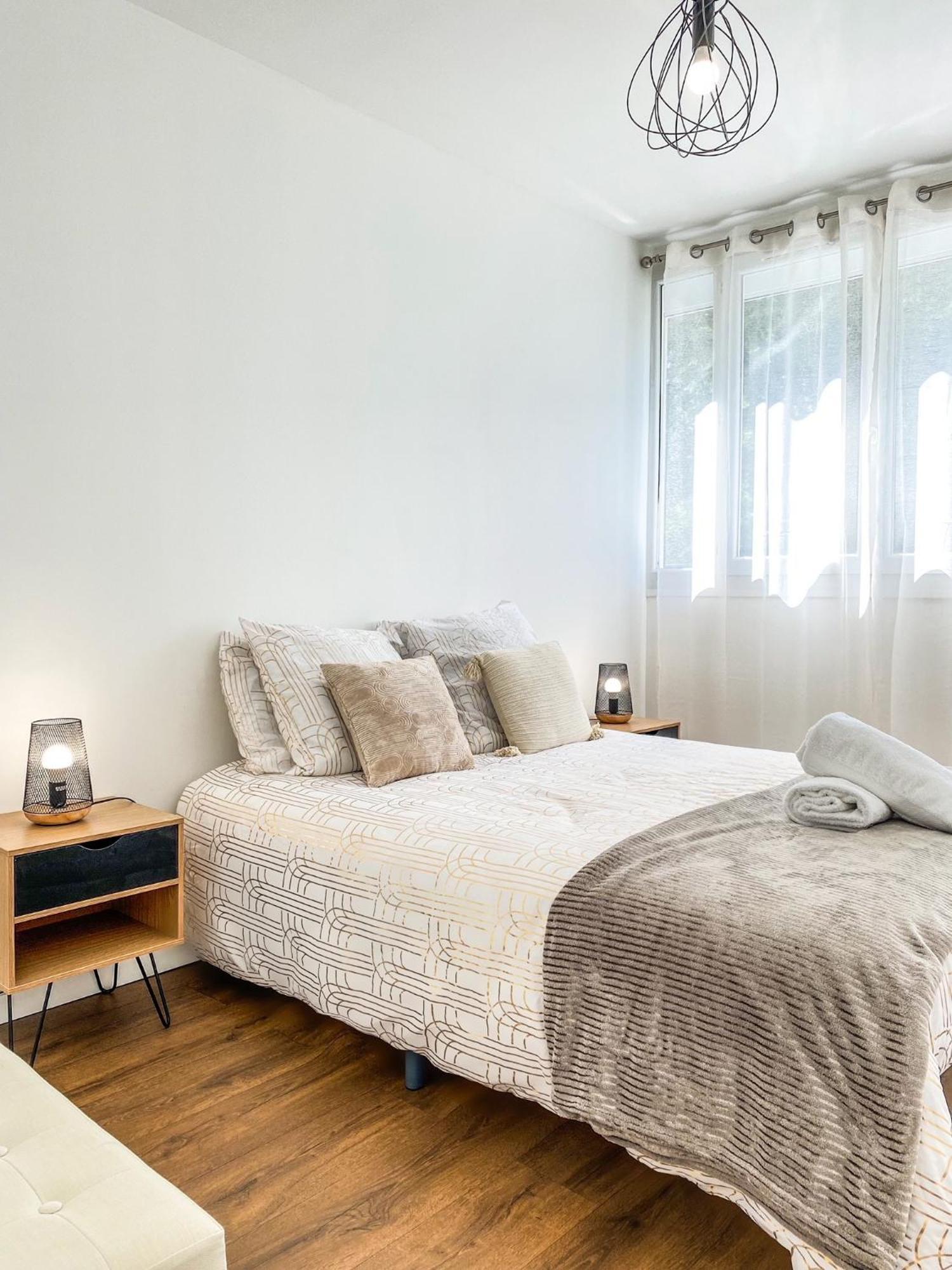 T3 Moderne Avec Balcon Terrasse Et Parking Gratuit Apartment Niort Exterior foto